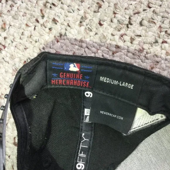 MLB  NEW ERA-GENUINE MERCHANDISE Chicago White Sox Fitted Hat/Cap MED-LARGE - Picture 3 of 6